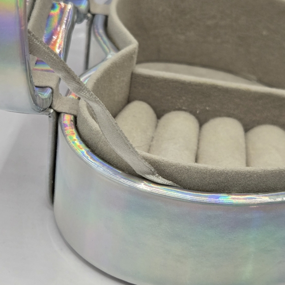 Cupcakes and Cashmere Jewelry Heart Box Organizer Holographic Silver - Picture 8 of 15